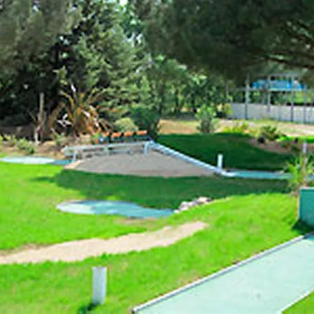 Ad Cyber-hotel لُنْيو