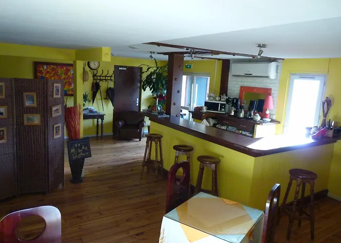 Hotel Ad Cyber-hotel 2*