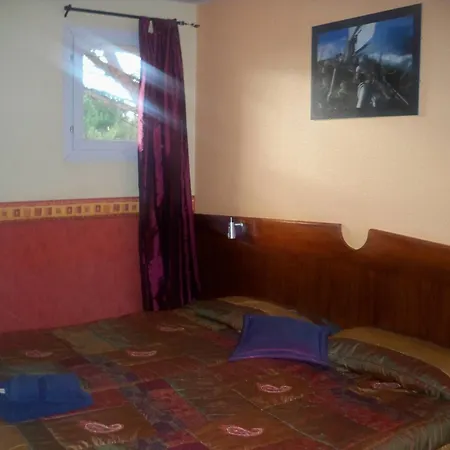 Hotel Ad Cyber-hotel 2*