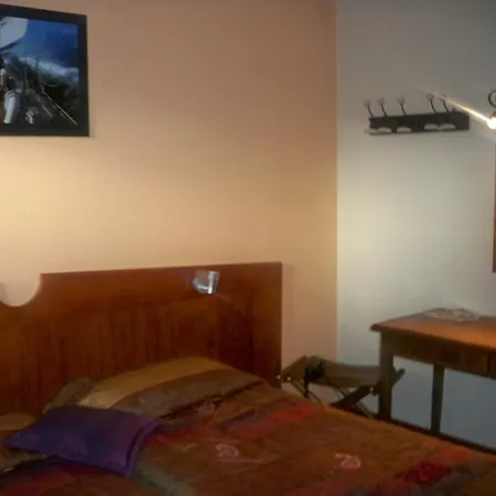 Hotel Ad Cyber-hotel 2*